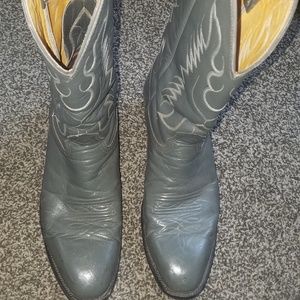 Nocona 11.5 D gray boots